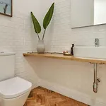 Nusa - 2 Bedrooms And Balcony In Santo Antonio リスボン