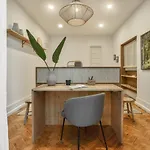 Lägenhet Nusa - 2 Bedrooms And Balcony In Santo Antonio Lisboa